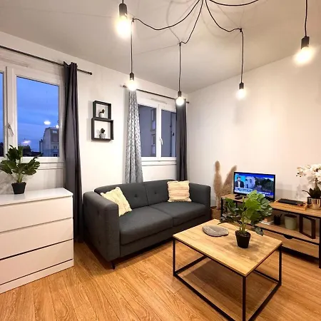 Marilyn - Center 2 People アパート