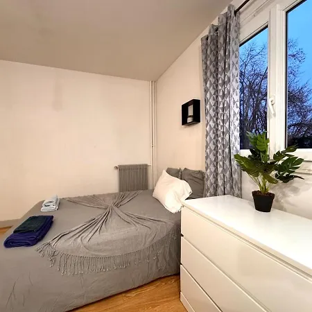 Marilyn - Center 2 People * フォンテーヌブロー