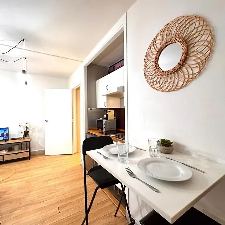 Marilyn - Center 2 People