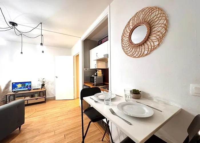 Marilyn - Center 2 People